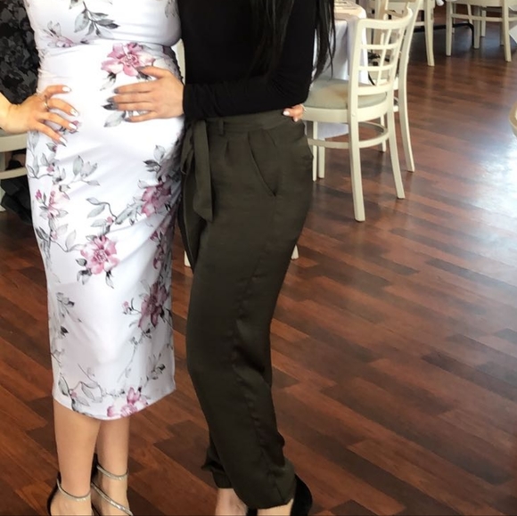 HONEY silk/satin like tapered pants! - Picture 4 of 5